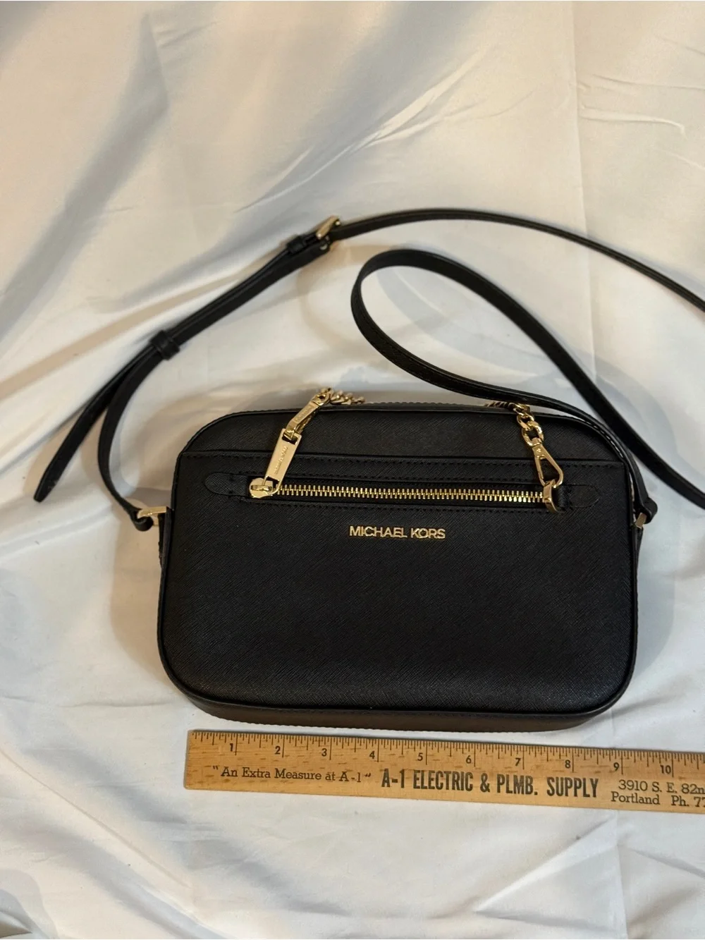 Michael Kors Crossbody Bag Black, Gold Tone Hardware, Adjustable Strap. EUC.